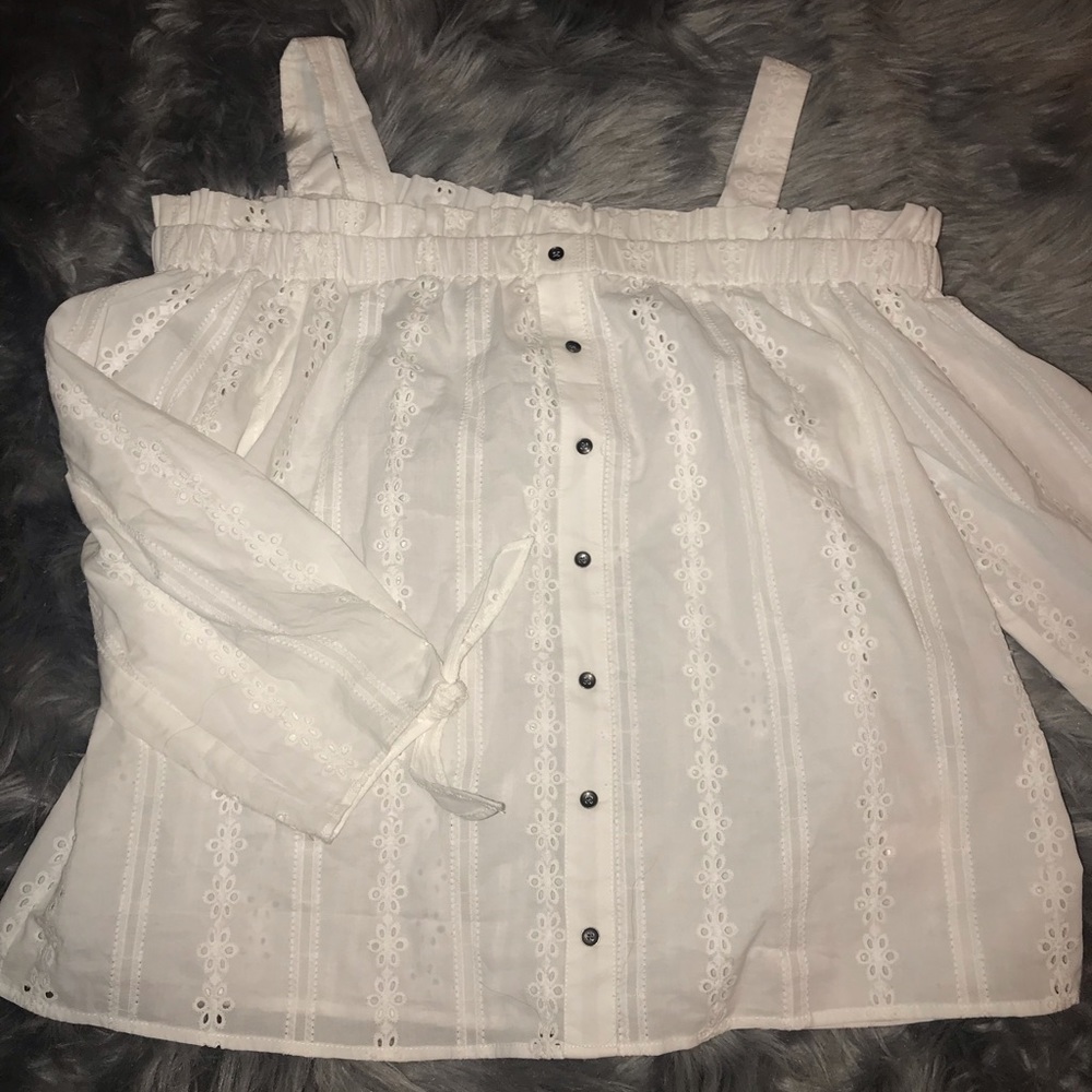Off the shoulder white blouse 💘